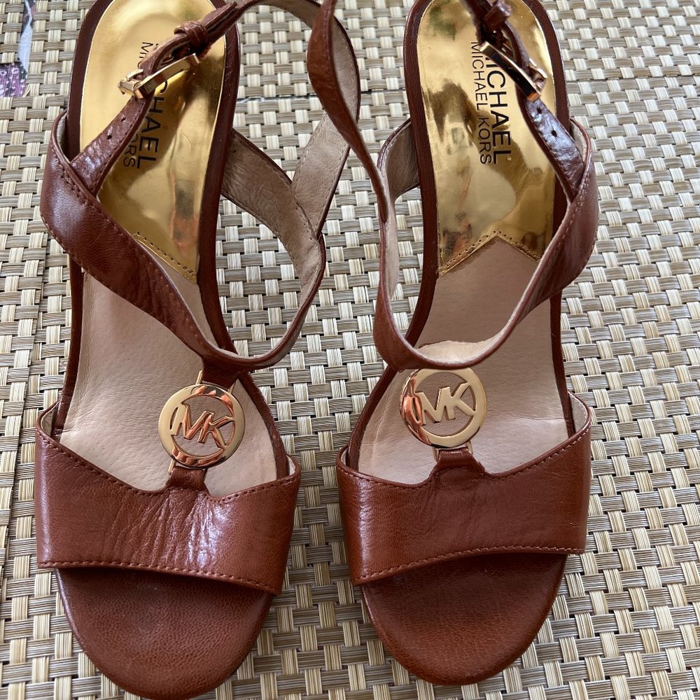 Smooth Leather Sandal with Michael Kors logo